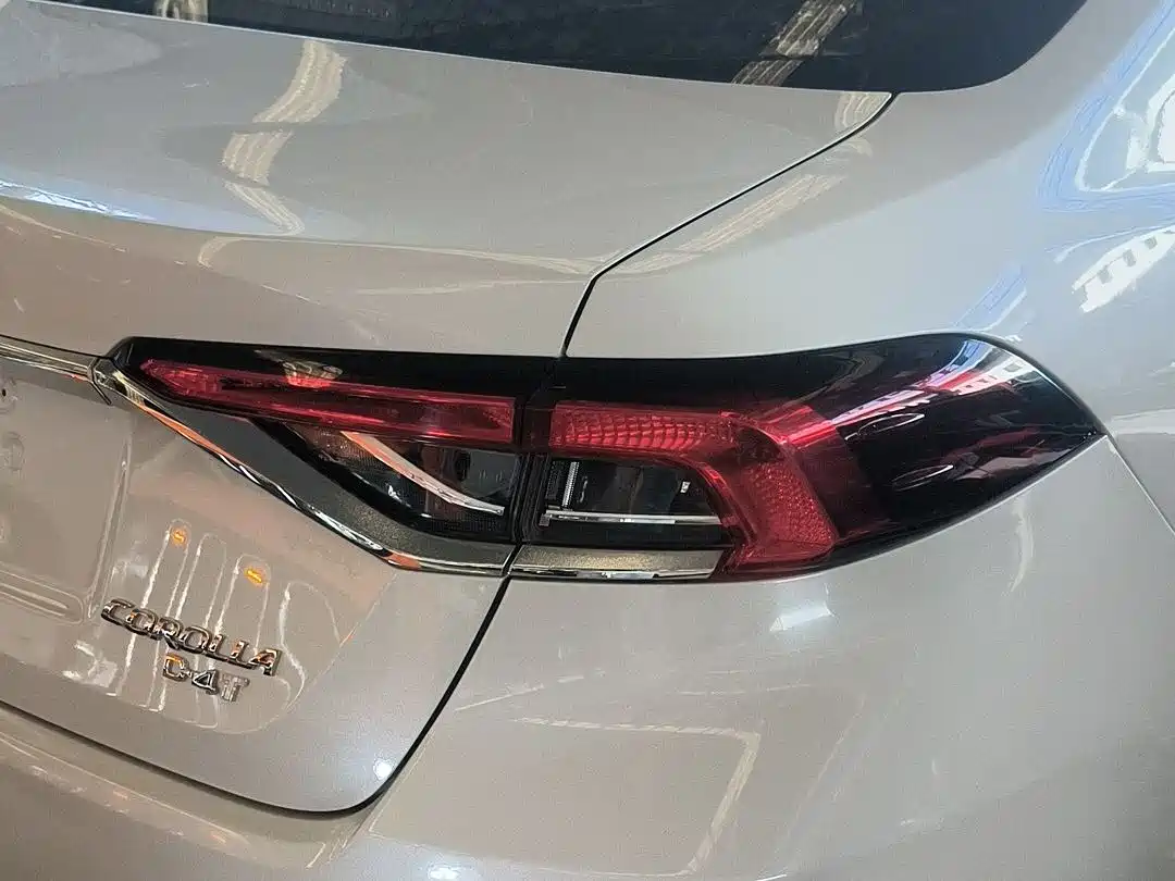 Toyota Corolla 2019 1.2T S-CVT GL-i Luxury Edition фото 15