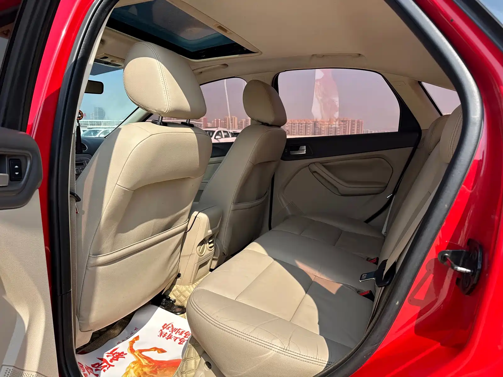 Фото 5 - Ford Focus