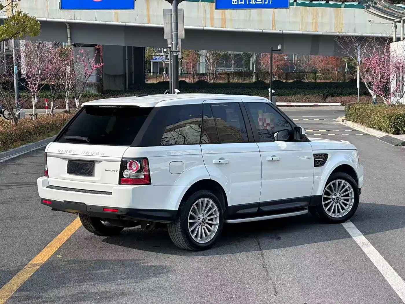 Land Rover Range Rover Sport 2013 3.0 TDV6 Black Label Limited Edition фото 14
