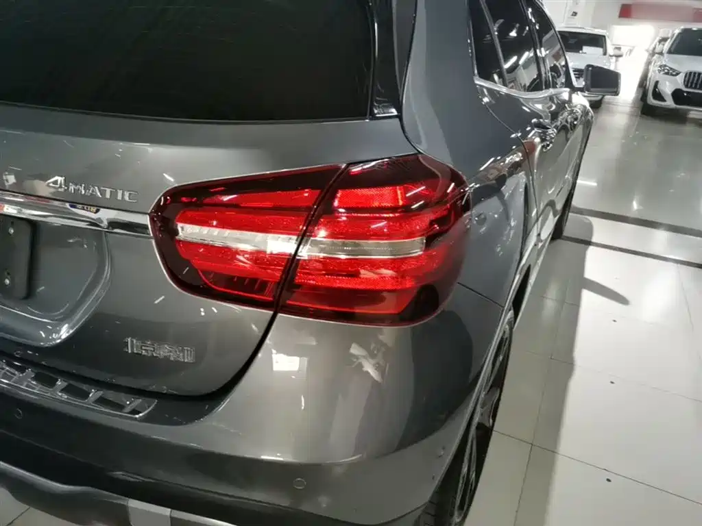 Mercedes-Benz GLA 2017 GLA 220 4MATIC Fashion фото 8