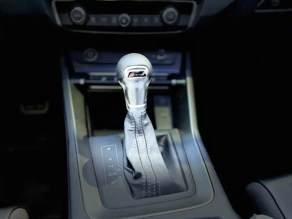 Audi Q3 2024 35 TFSI Fashion Sport фото 15