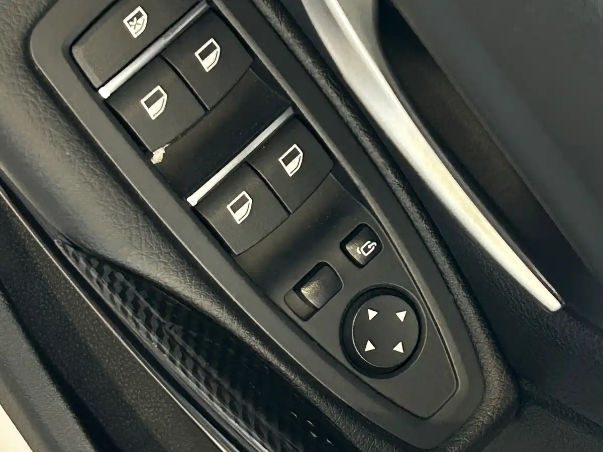 BMW 3 Series 2016 320Li Fashion Model фото 8