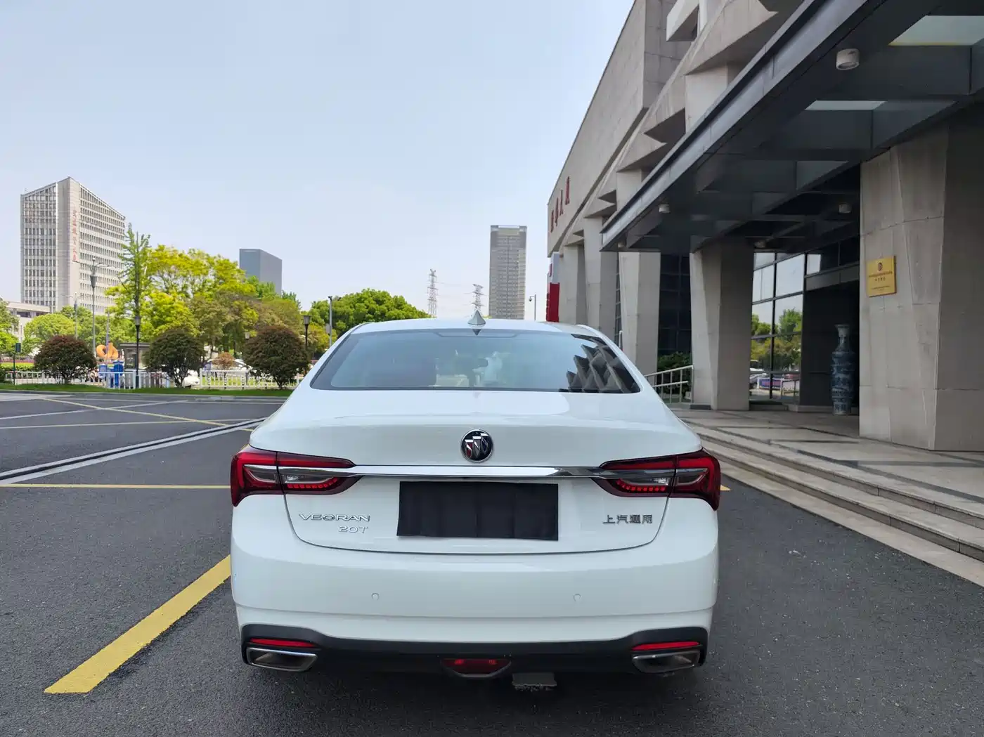 Buick Verano 2020 20T CVT Leading фото 6