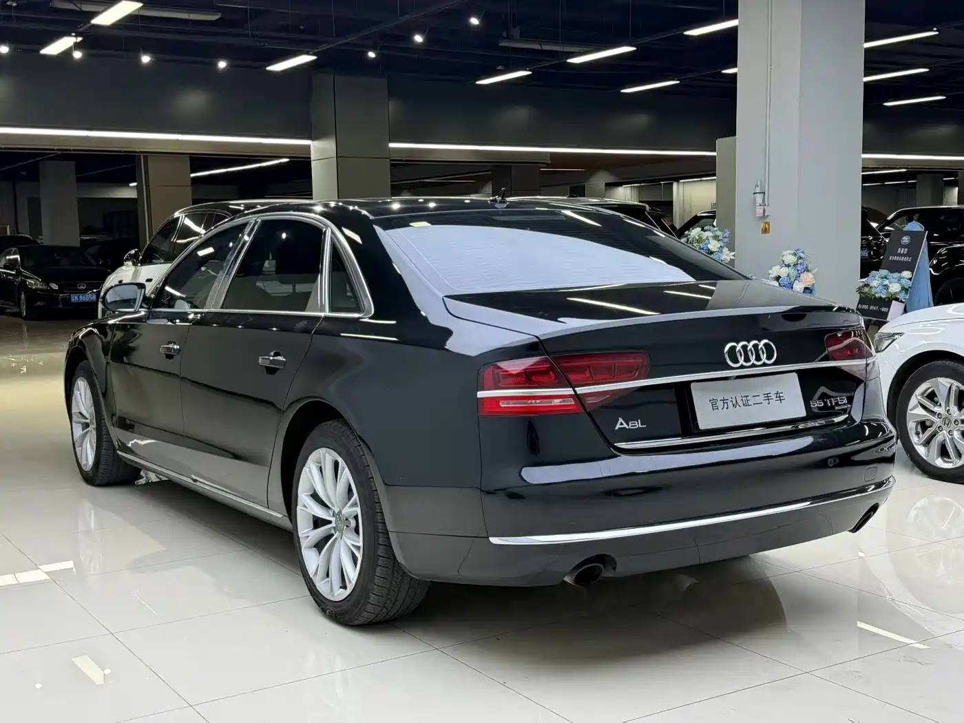 Фото 7 - Audi A8