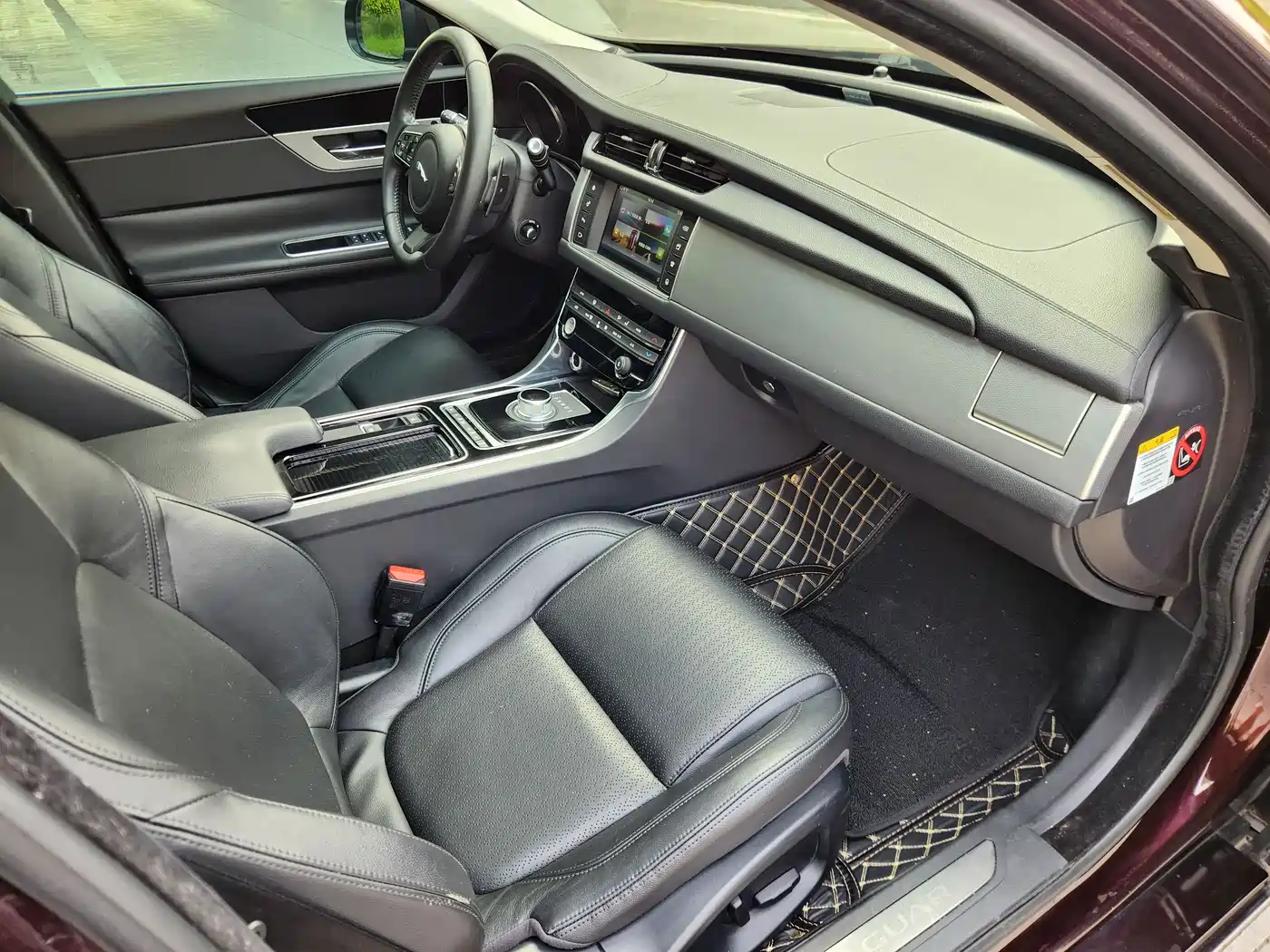 Jaguar XF 2016 2016 XF 2.0T 2WD Elegance Edition