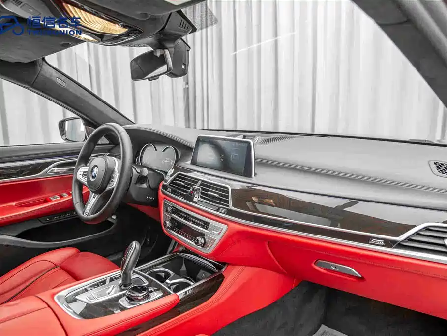 BMW 7 Series 2018 740Li xDrive Luxury M Sport Package Black Flame Edition фото 14