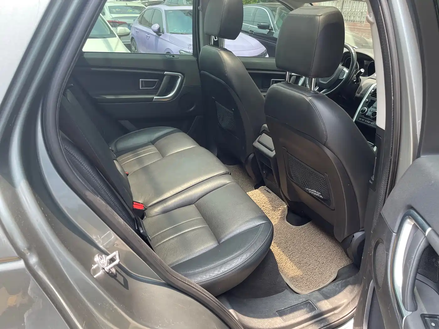 Land Rover Discovery Sport 2018 240PS SE Edition фото 17