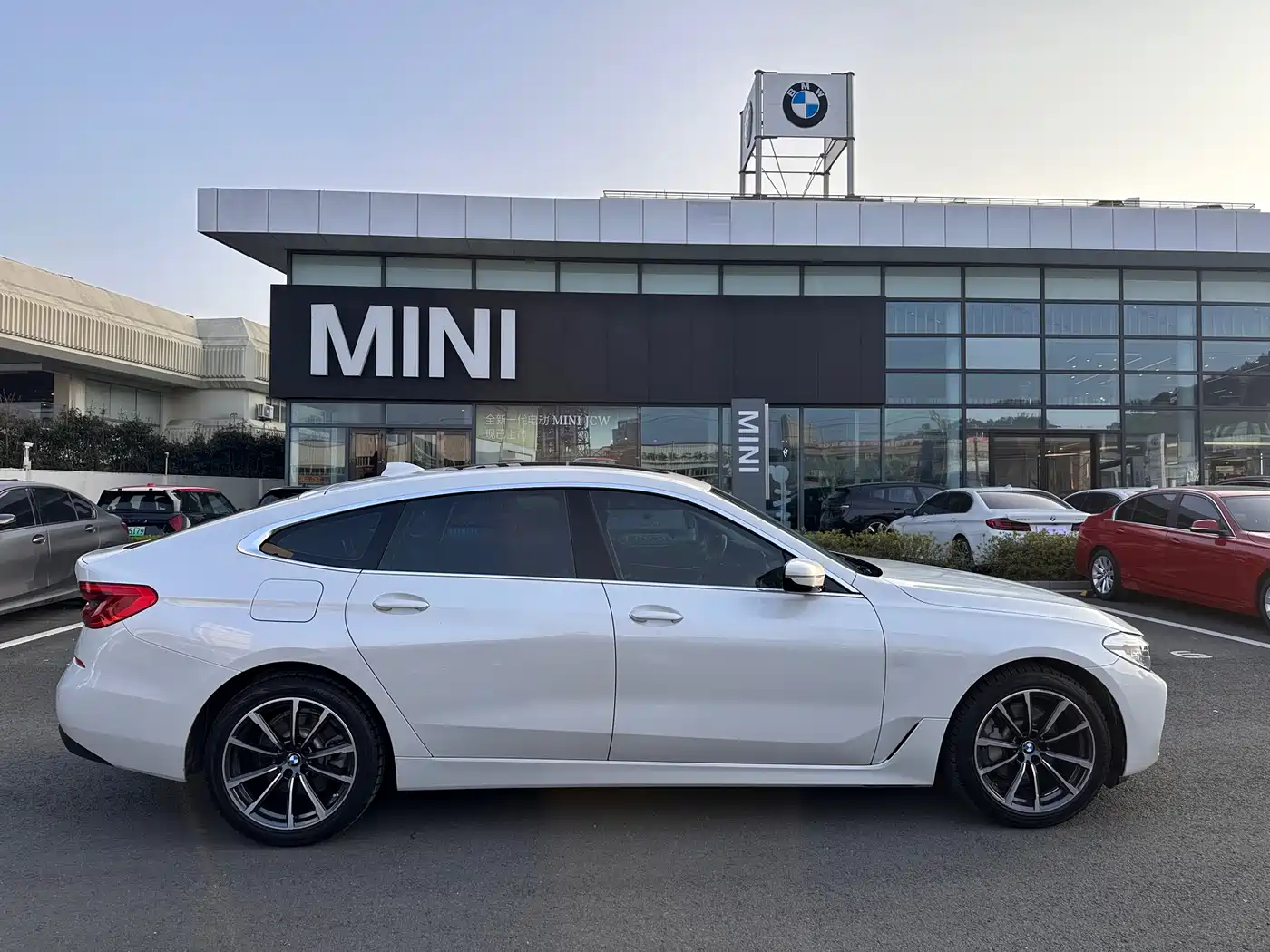 BMW 6 Series GT 2020 630i Luxury Design Package фото 3