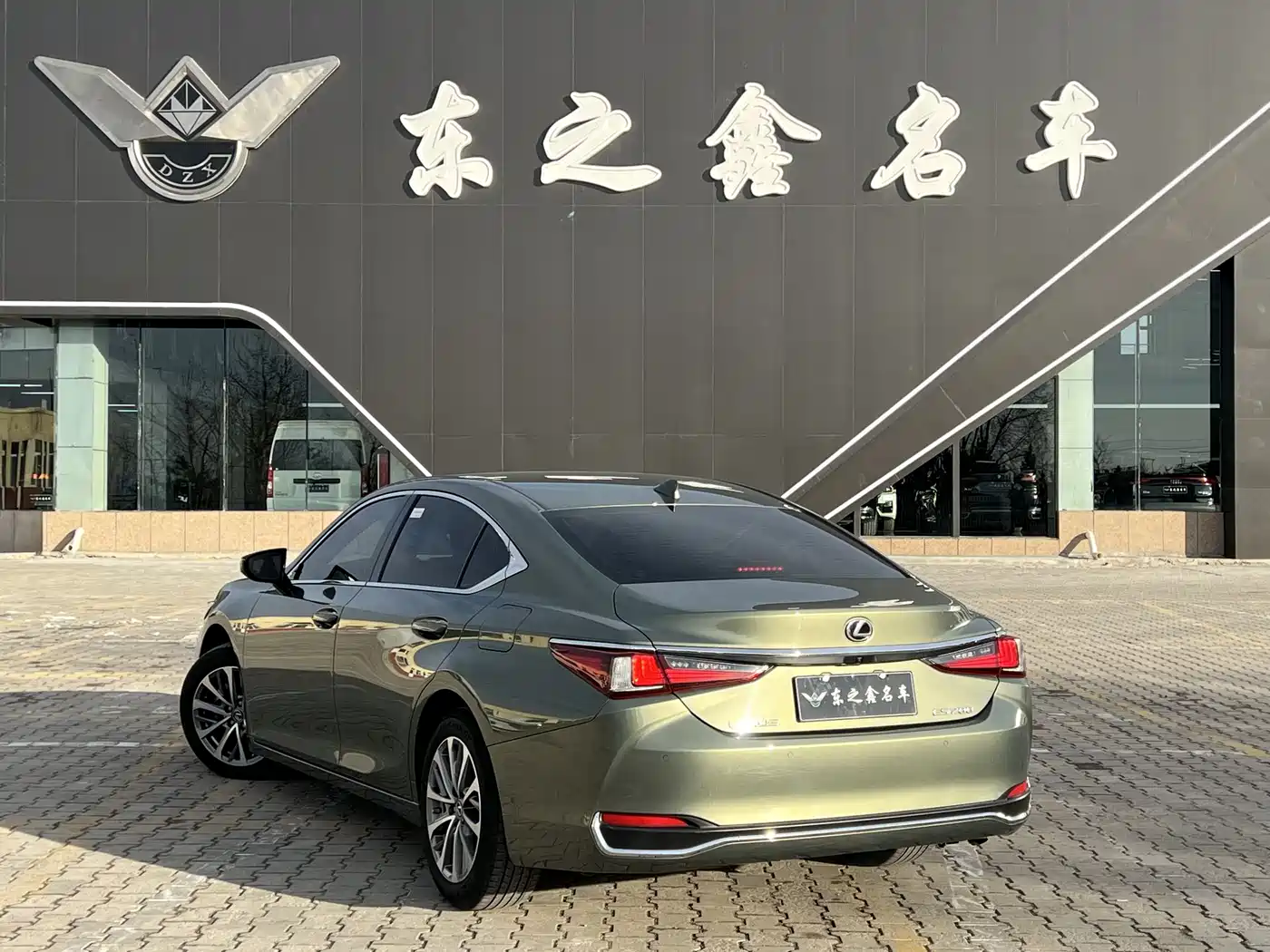 Lexus ES 2022 200 Excellence Edition фото 7