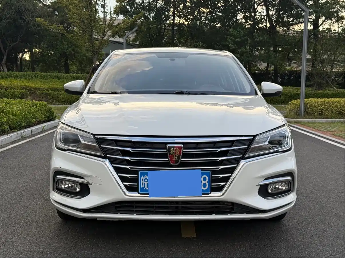 Фото 2 - Roewe i5