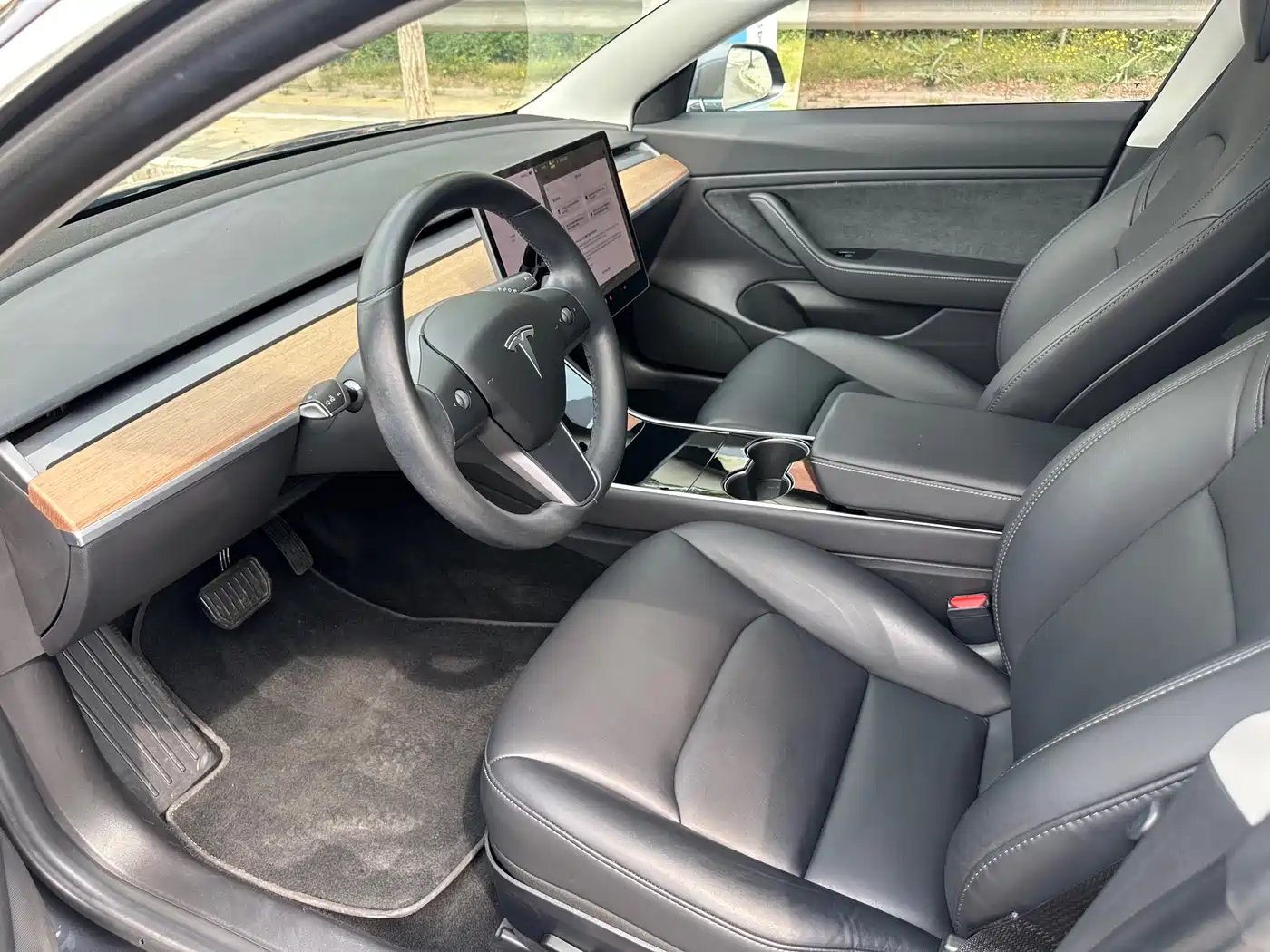 TESLA MODEL 3 (IMPORTED)