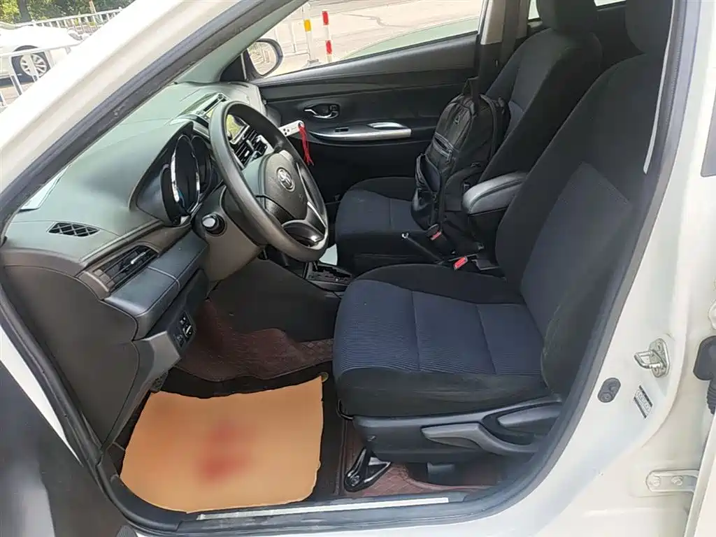 Toyota YARiS L Zhi Xuan 2015 1.5E Auto Charming Edition фото 15