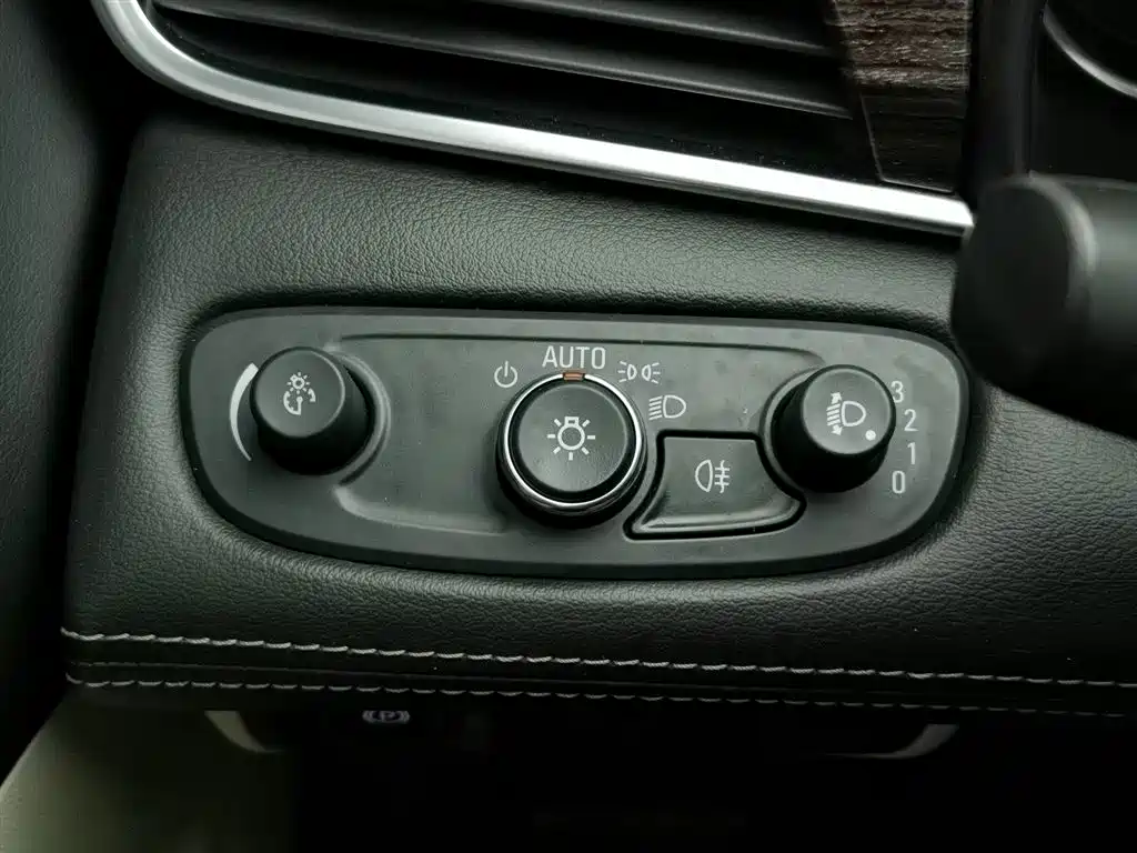 Buick LaCrosse 2019 28T Elite Edition фото 21