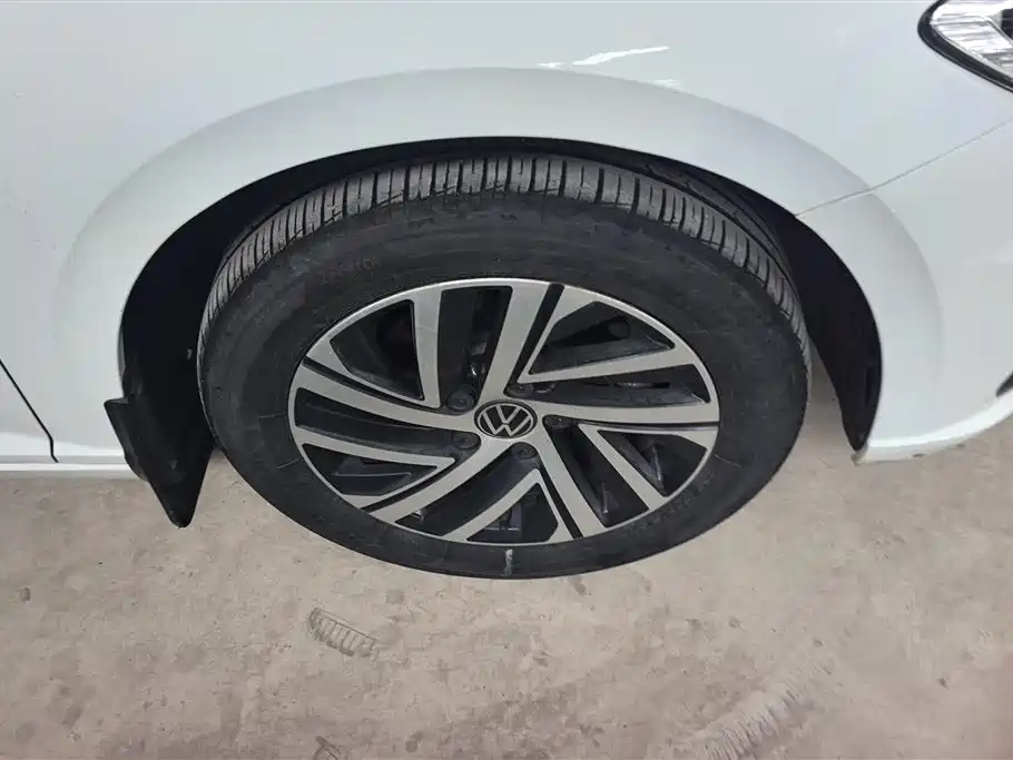 Volkswagen Lavida 2022 1.5L Auto Comfort Edition фото 6