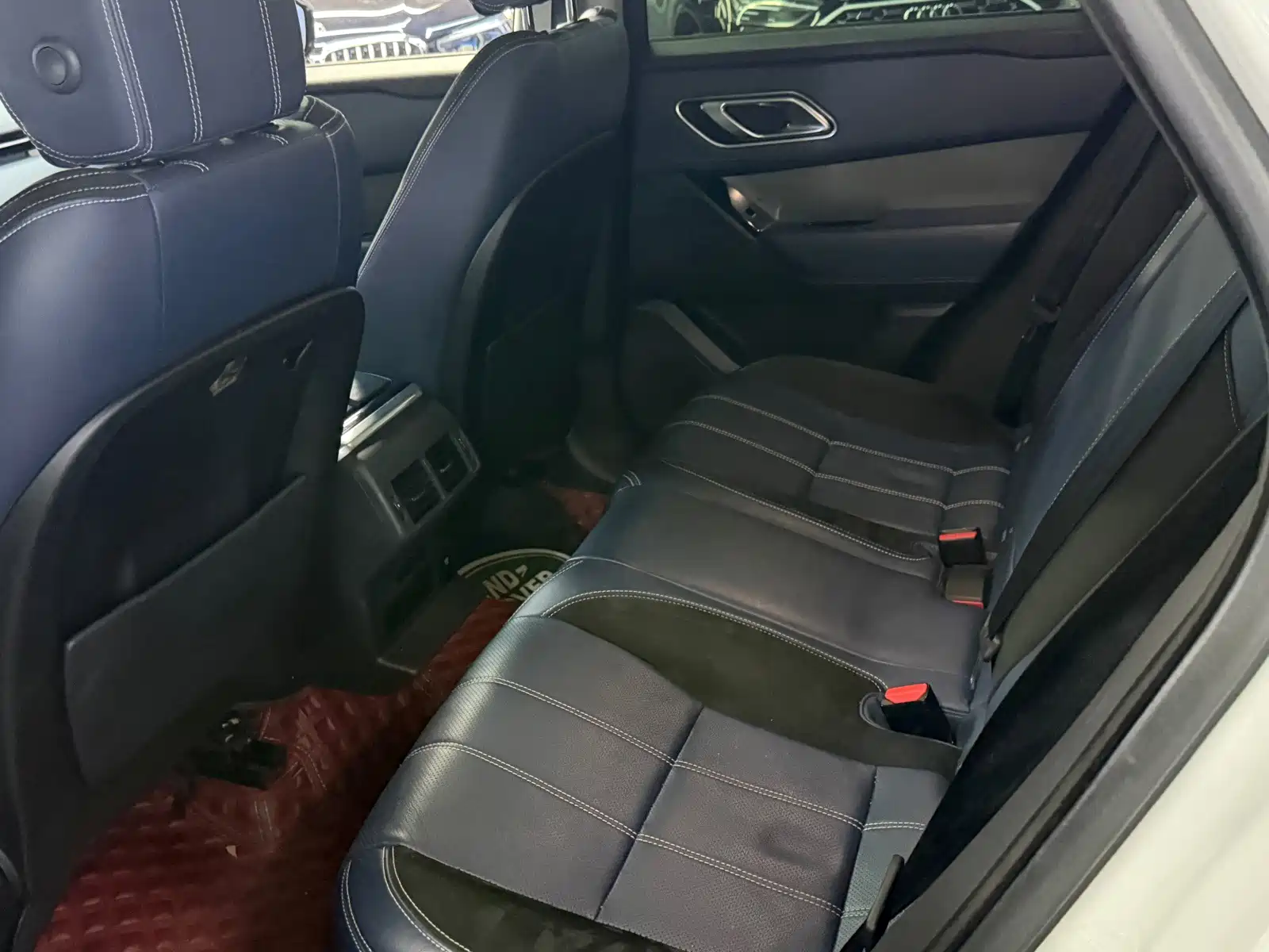 Фото 8 - Land Rover Range Rover Velar