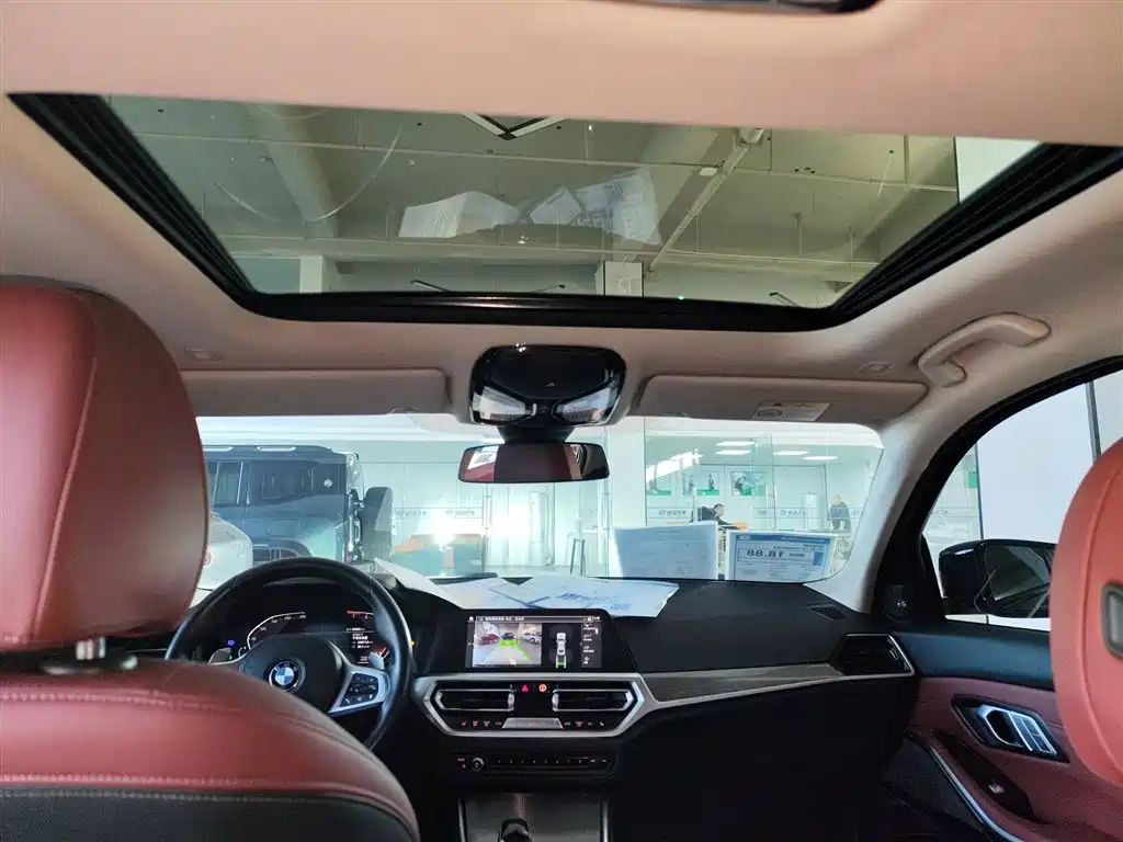 BMW 3 Series 2022 330i M Sport Shadow Edition фото 14