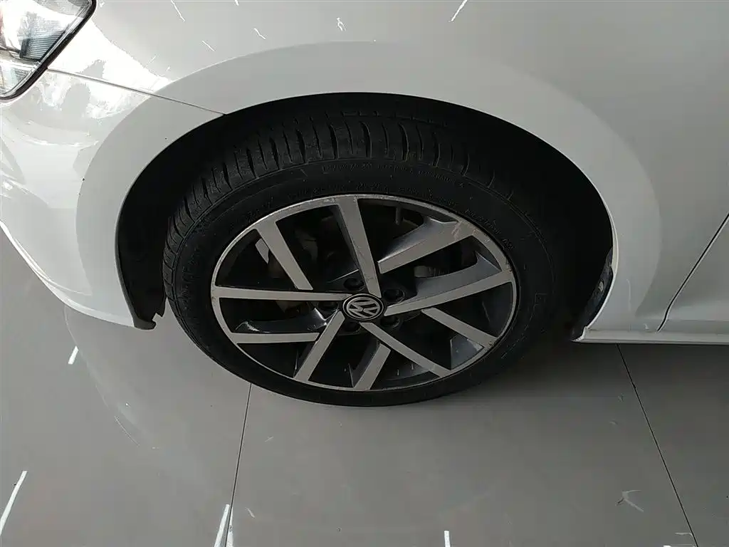 Volkswagen Golf 2018 230TSI Automatic Luxury фото 23
