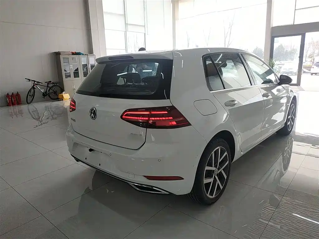 Volkswagen Golf 2018 230TSI Automatic Luxury фото 7