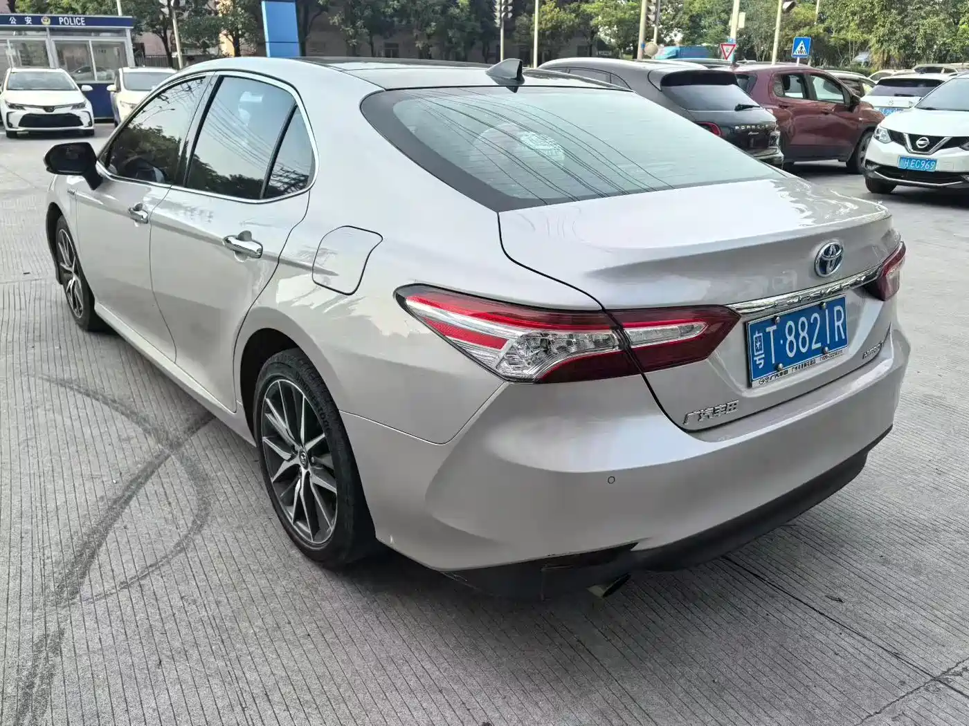 Toyota Camry 2021 Hybrid 2.5HG Luxury Edition фото 6