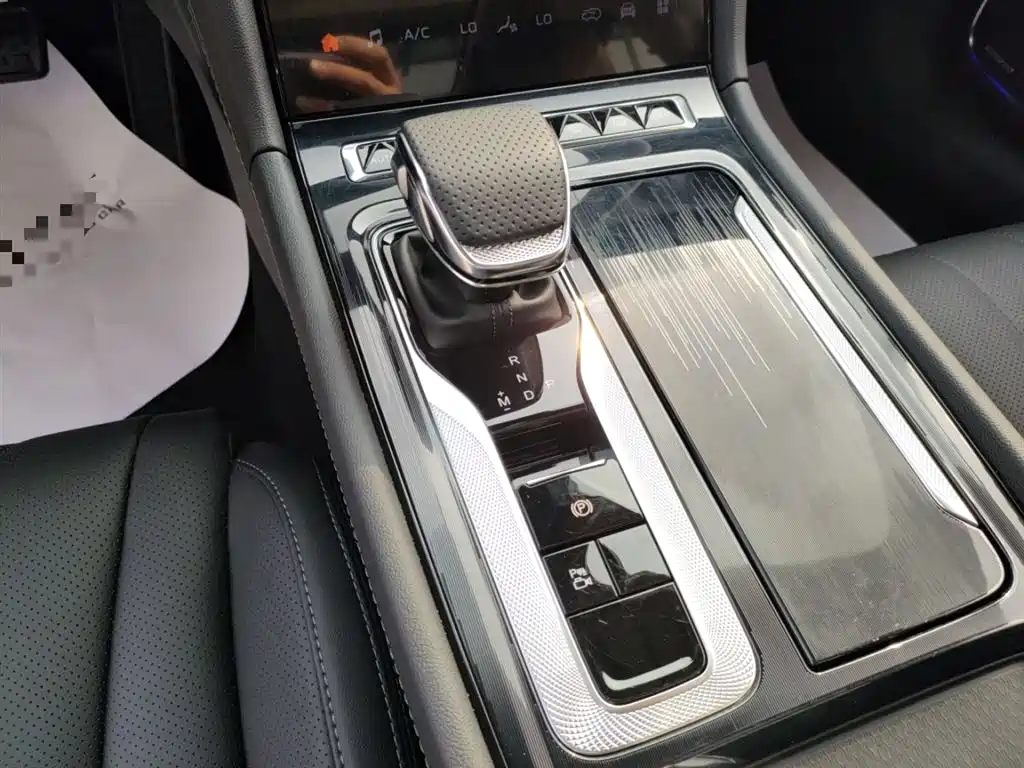 Hongqi H5 2025 1.5T DCT Flag Rhythm 500,000 Units Memorial Edition фото 6