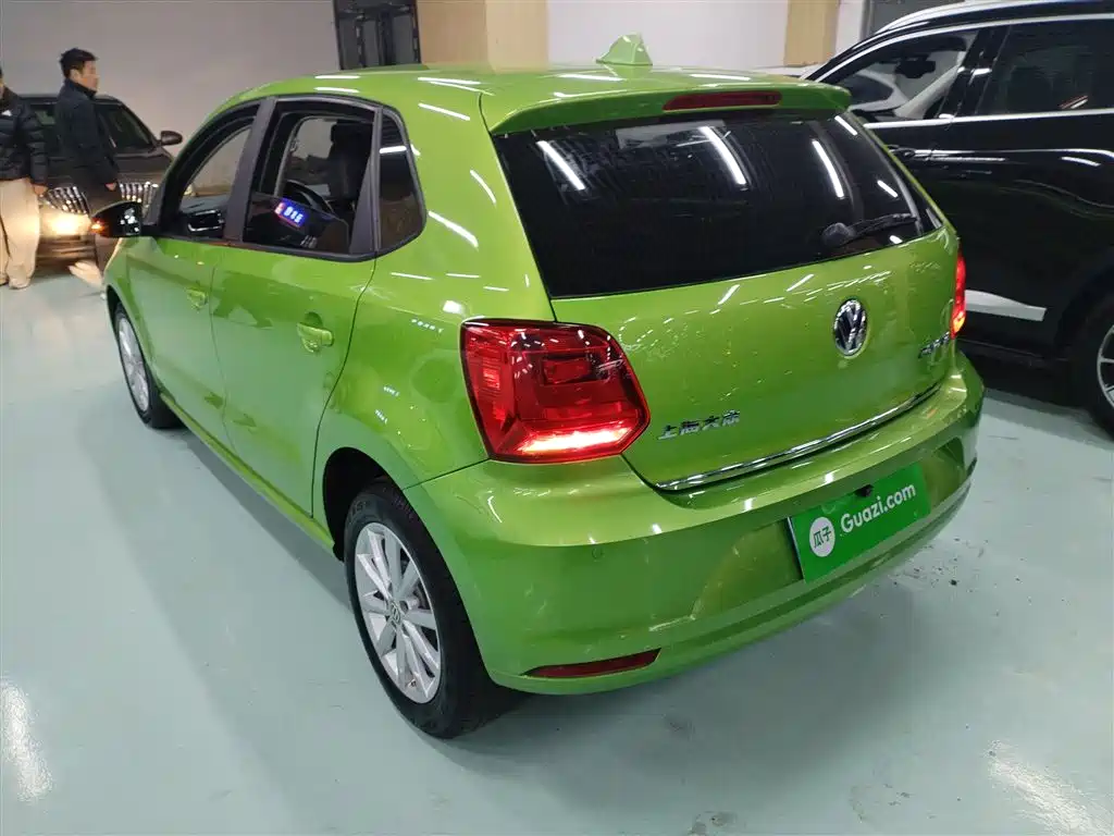 Volkswagen Polo 2014 1.6L Automatic Luxury Edition фото 21