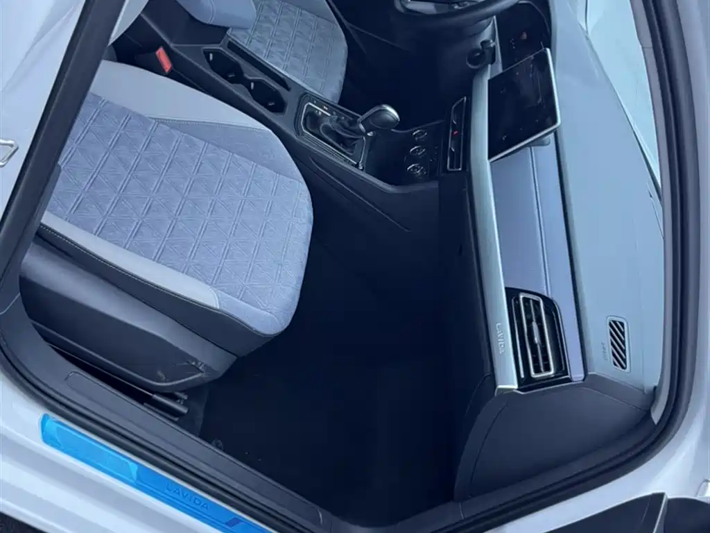 Volkswagen Lavida 2023 300TSI DSG Comfort Edition фото 16