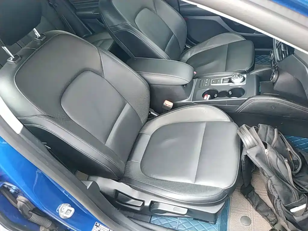 Фото 25 - Ford Focus