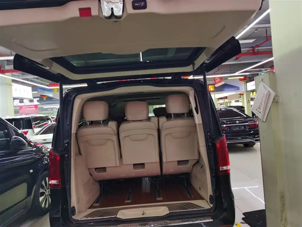 Mercedes-Benz V-Class 2020 Model V 260 L Long Wheelbase Luxury фото 18