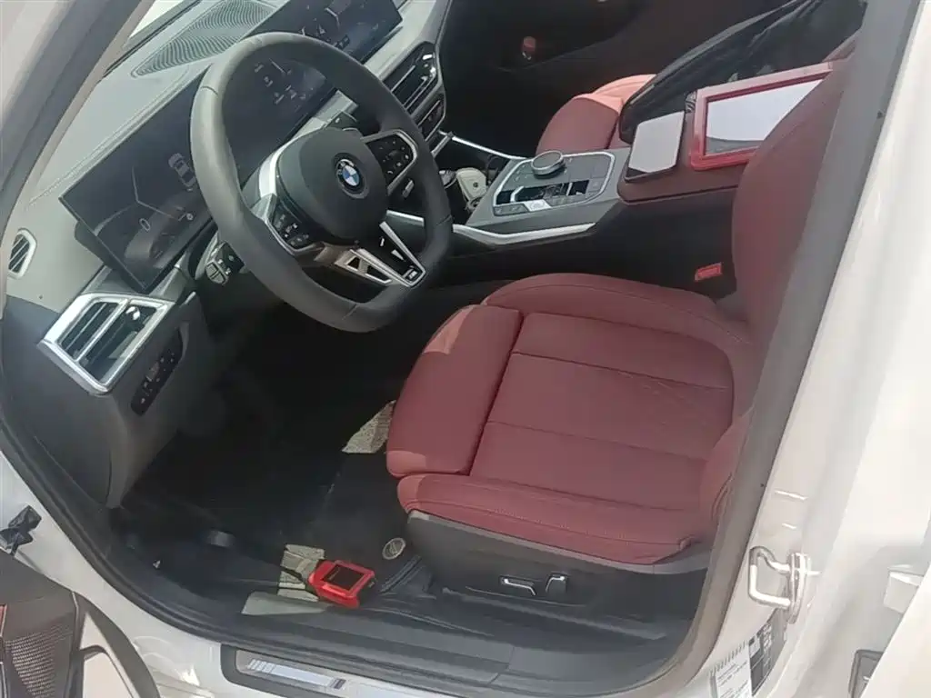 BMW 3 Series 2025 325i M Sport Package фото 15