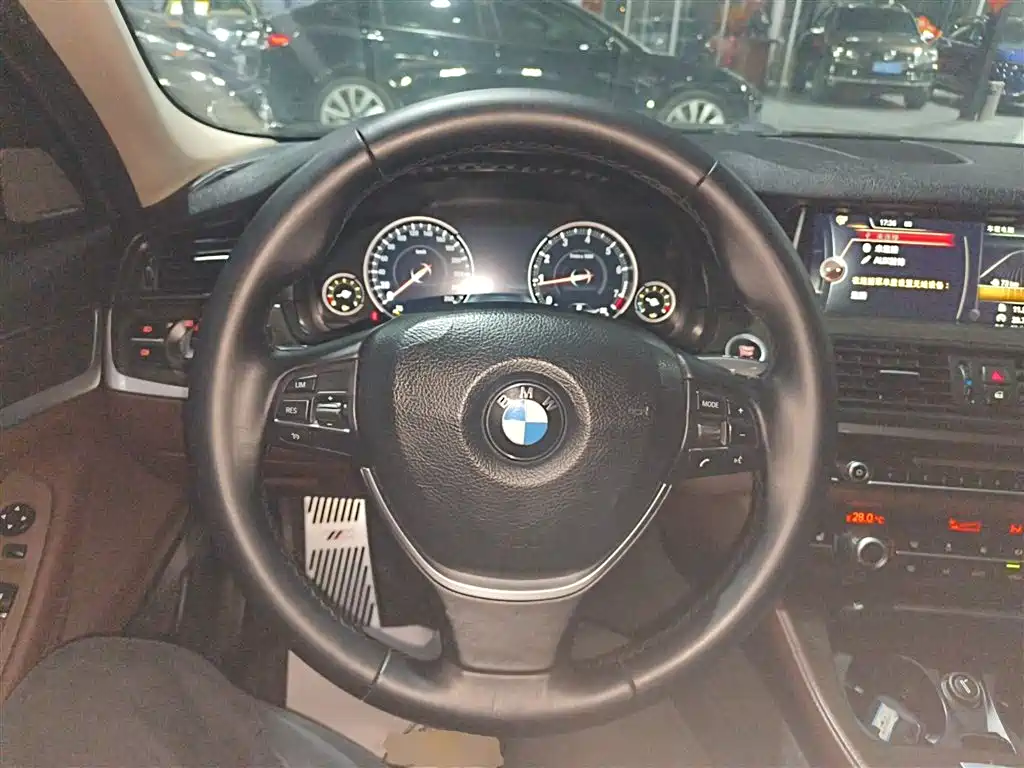 BMW 5 Series 2014 525Li Luxury Design Package фото 7