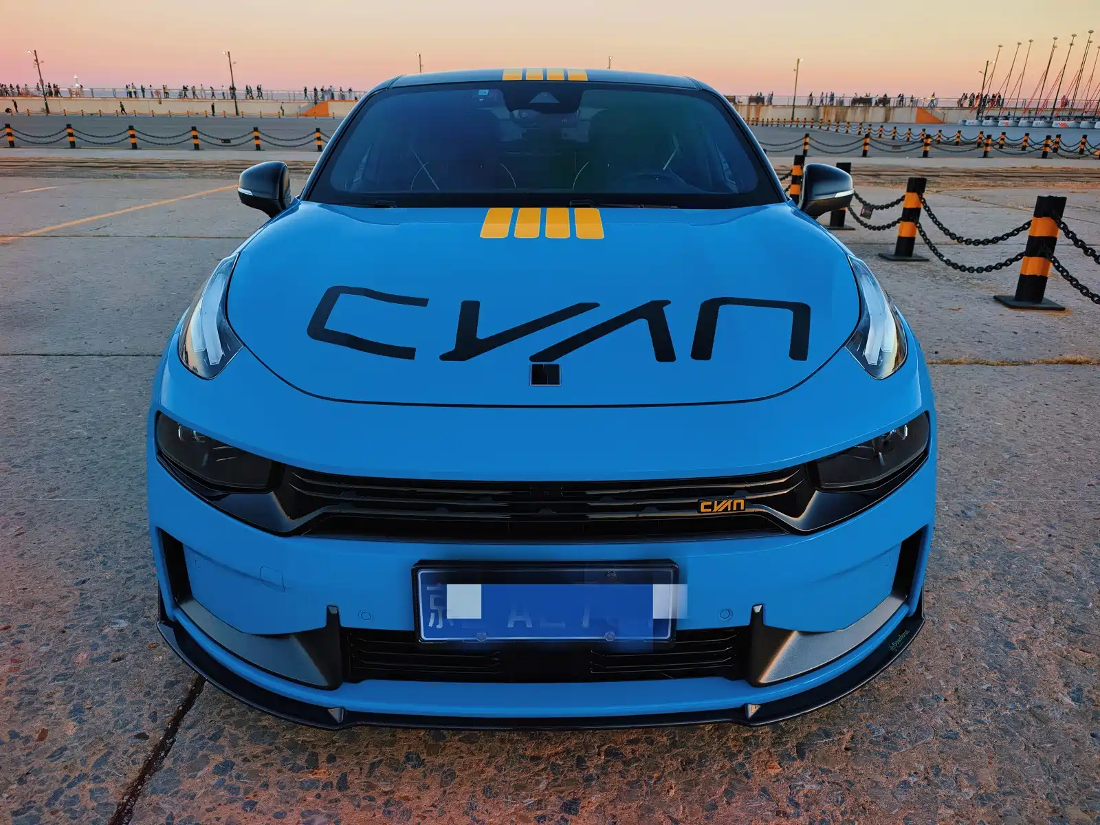Фото 2 - Lynk & Co 03