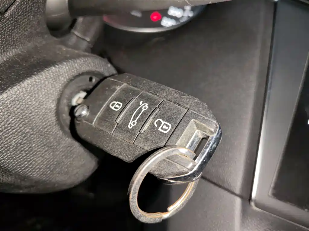 Peugeot 408 2016 1.6T Automatic Luxury Edition фото 11