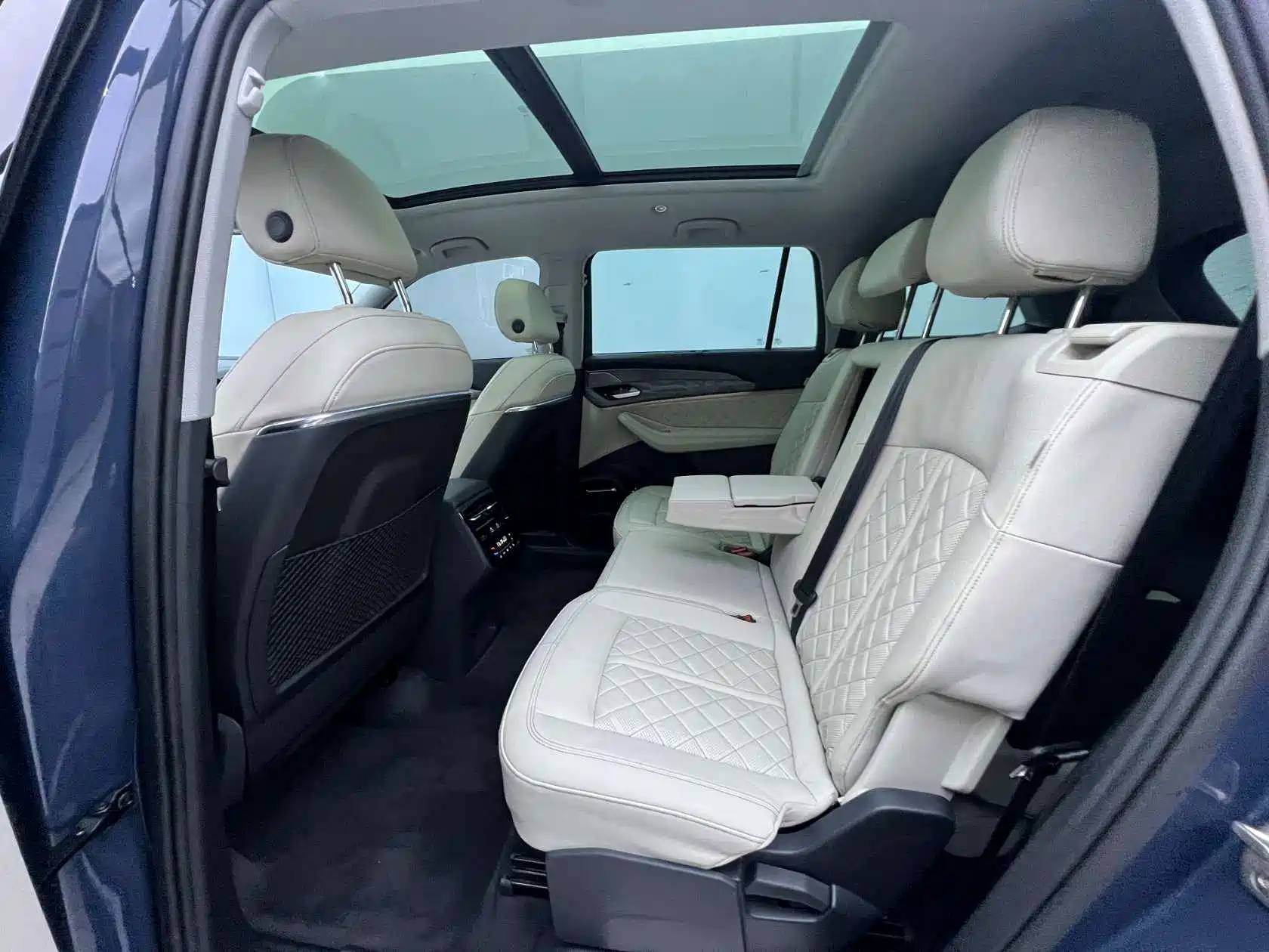 Photo 9 - Audi Q6