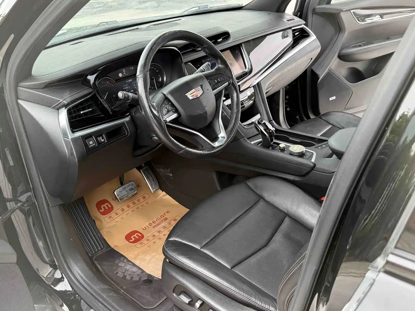 Фото 8 - Cadillac XT6