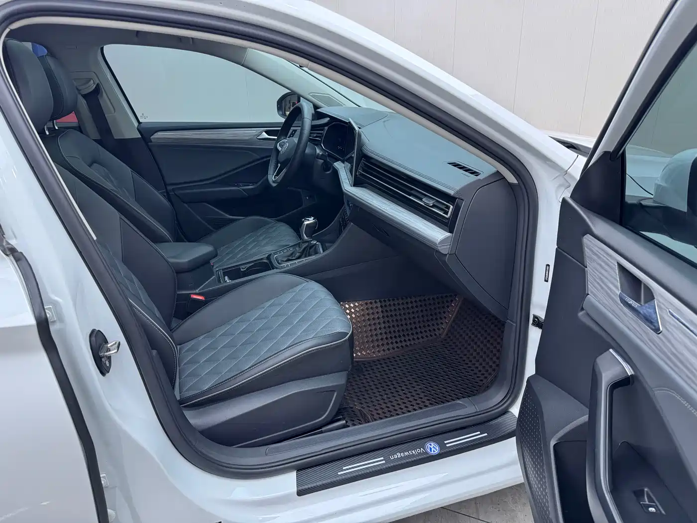 Volkswagen Sagitar 2023 Model Year 280TSI DSG Surpass Edition фото 22