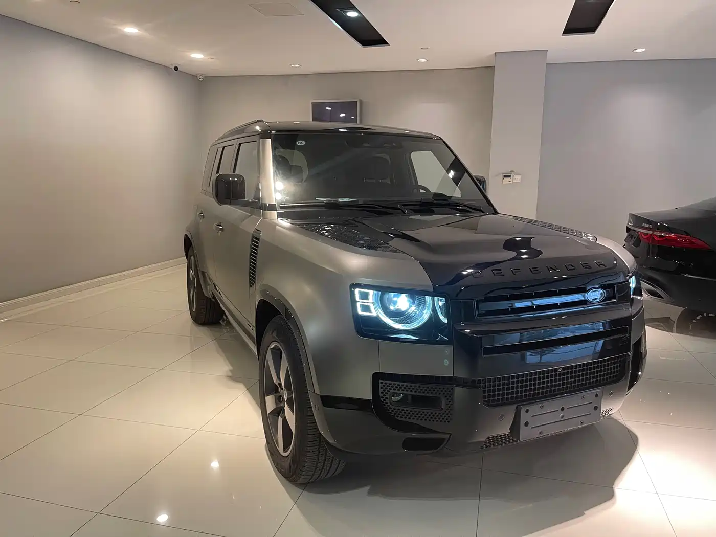Land Rover Defender 2025 110 3.0T P400 X фото 2