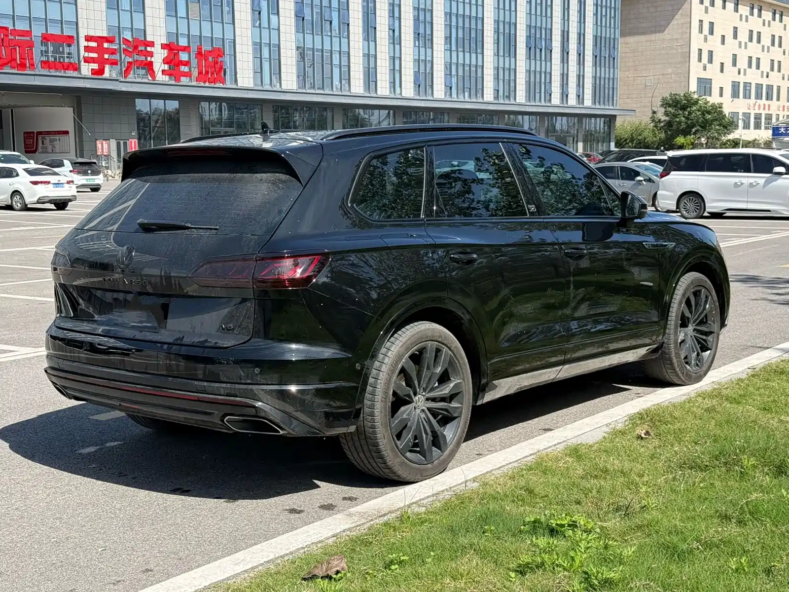 Фото 18 - Volkswagen Touareg