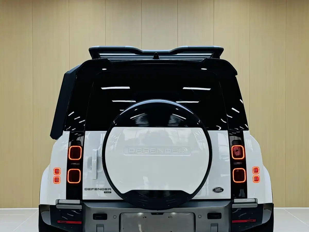Land Rover Defender 2022 110 P400 X-DYNAMIC HSE фото 5