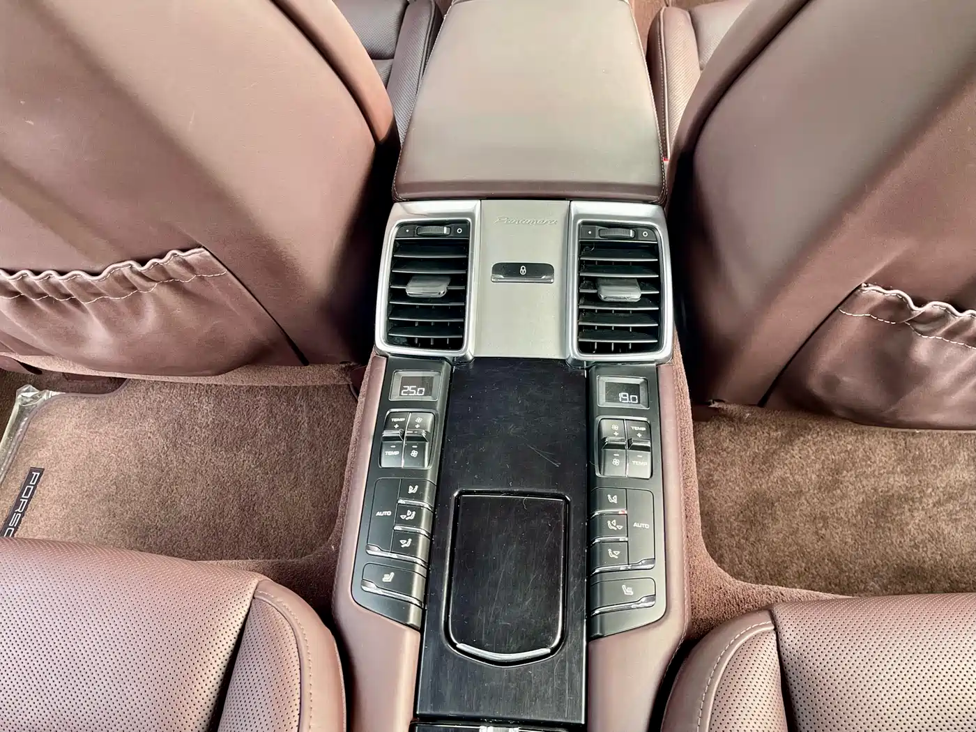 Porsche Panamera 2014 Panamera 4 3.0T фото 12