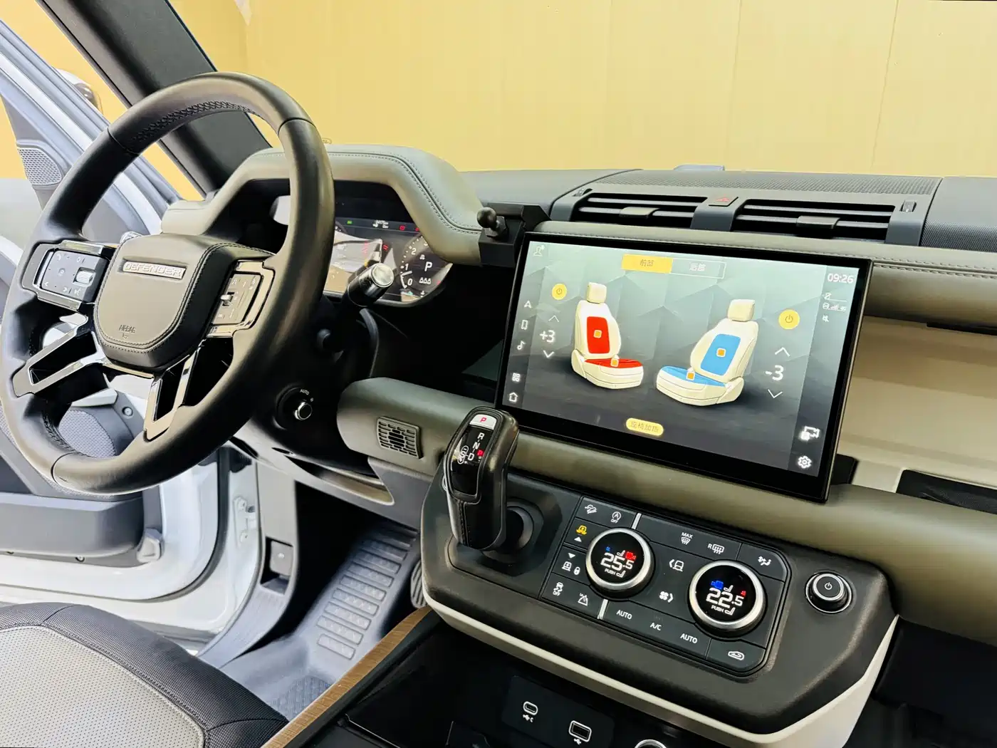 Land Rover Defender 2022 110 P400 X-DYNAMIC HSE фото 12