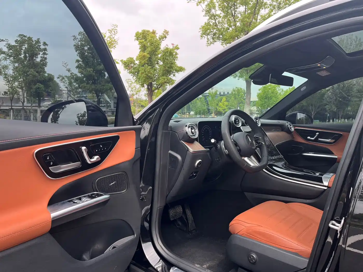 صورة 9 - Mercedes-Benz GLC
