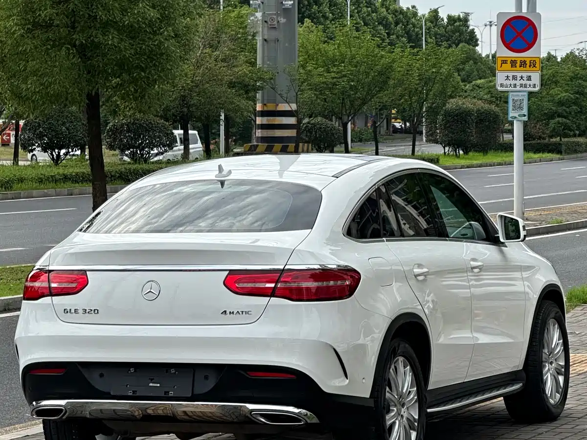 Mercedes-Benz GLE Coupe 2015 GLE 320 4MATIC Coupe SUV фото 5