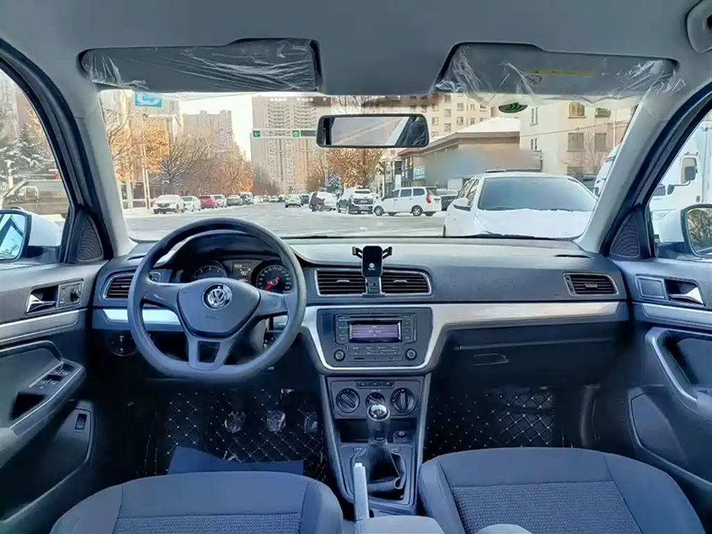Volkswagen Lavida 2018 Classic 1.5L Manual Trend China VI фото 12
