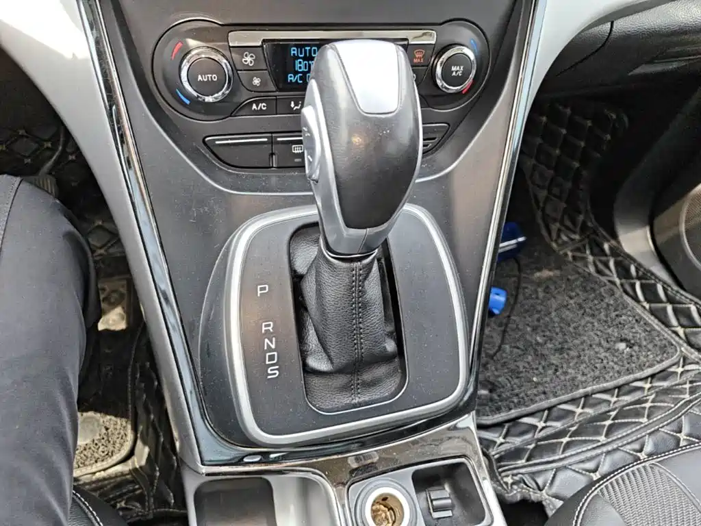 Ford Kuga 2015 2013 1.6L GTDi FWD Trend