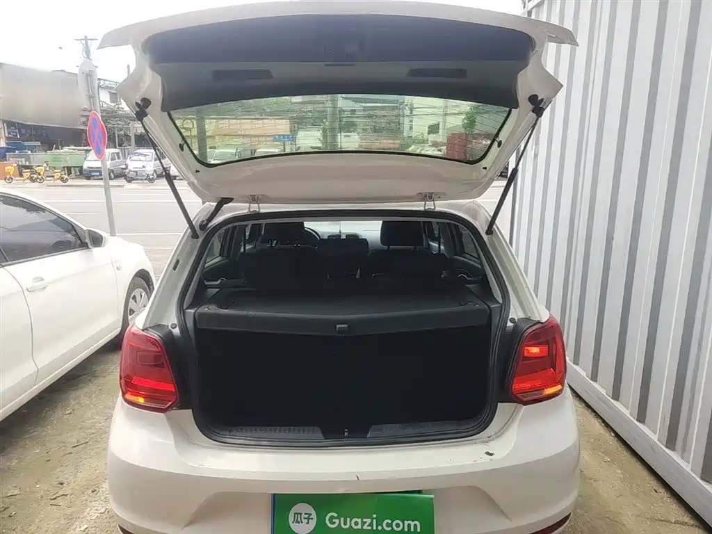 Volkswagen Polo 2016 1.4L Manual Trend фото 19