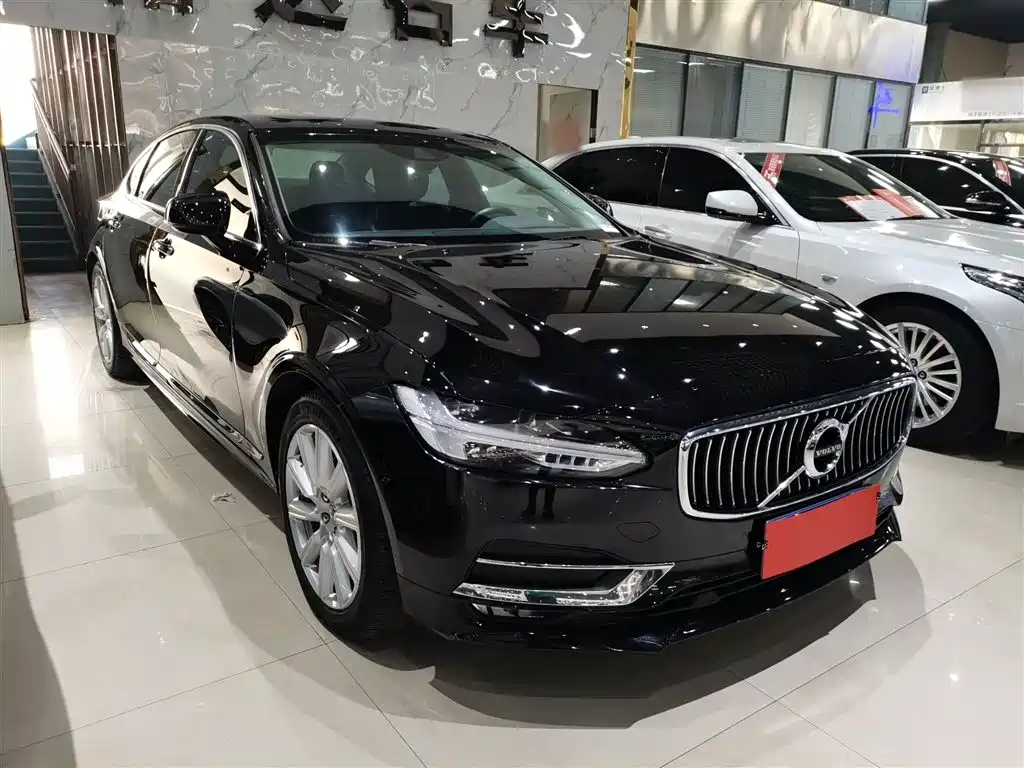 Фото 20 - Volvo S90