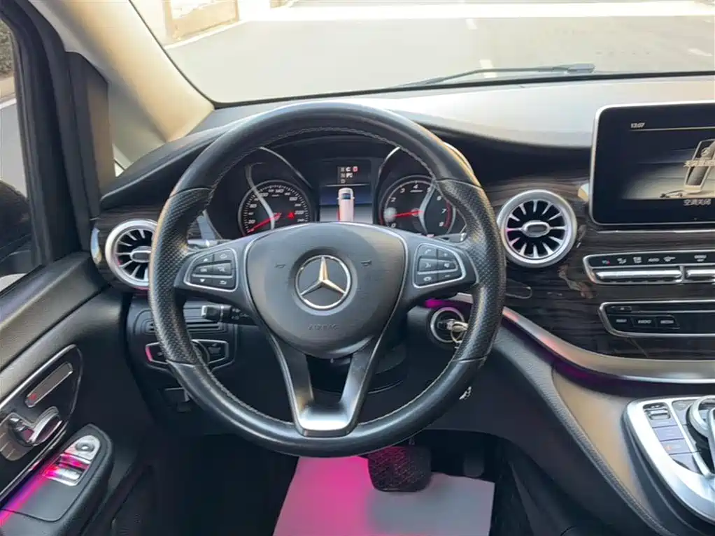 Mercedes-Benz V-Class 2018 V 260 Navigator Edition China VI фото 3