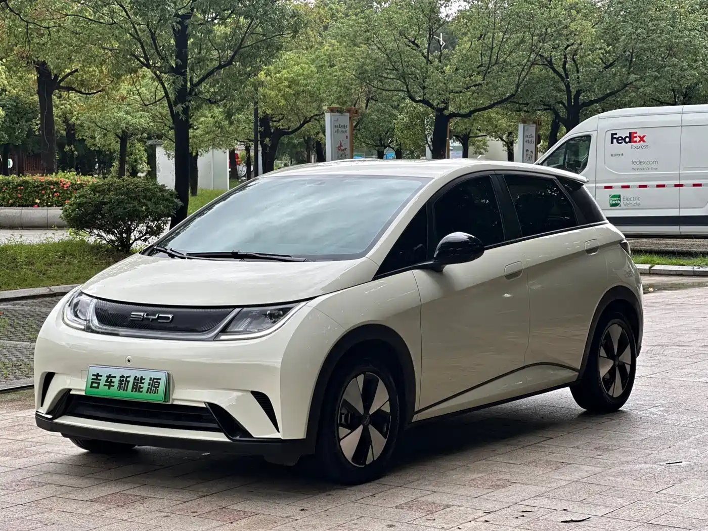 BYD Dolphin 2023 420km Fashion Edition