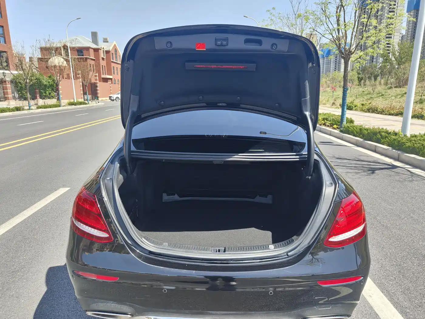 Mercedes-Benz E-Class 2019 E 300 L Sport Fashion фото 19