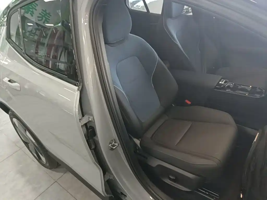 Volvo EX30 2024 2025 RWD Long Range Ultra